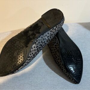 Adrienne Vittadini Black Flats